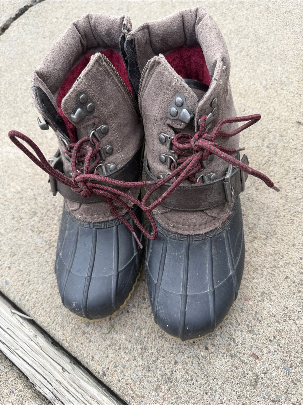 Women’s Tommy HilifogWaterproof Winter Boots in Brown with Burgundy Lining